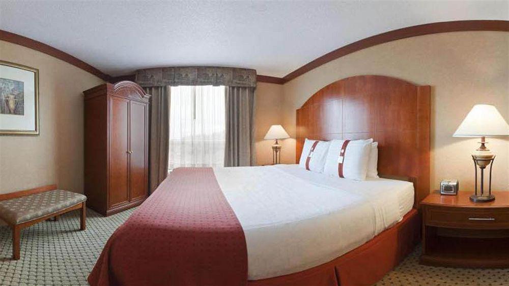 By Ihg